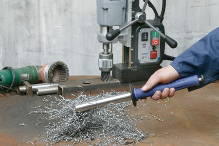 BDS PowerWORKER picking up swarf next to a magnetic drill