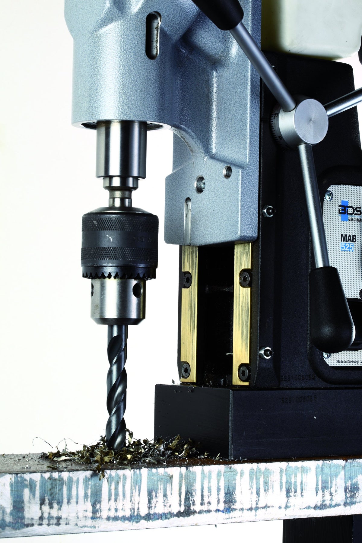 Twist drilling with a BDS drill chuck on a magnetic drill
